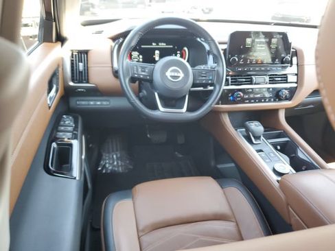 Certified 2025 Nissan Pathfinder Platinum AWD/4WD image 10