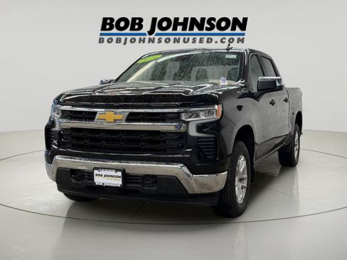Used 2024 Chevrolet Silverado 1500 LT AWD/4WD image 5