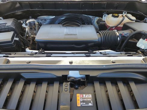 Used 2024 Chevrolet Silverado 1500 W/T w/ WT Value Package AWD/4WD image 32