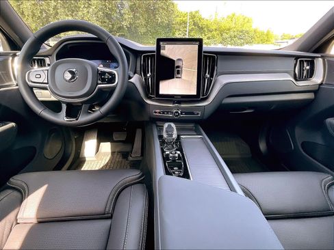 New 2026 Volvo XC60 B5 Ultra w/ Climate Package AWD/4WD image 7
