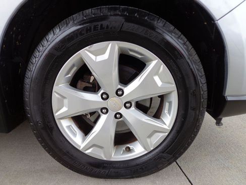 Used 2015 Subaru Forester 2.5i Limited image 9