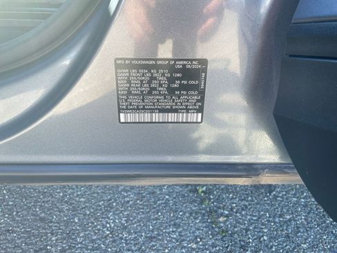 Used 2025 Volkswagen Atlas Cross Sport SE image 31