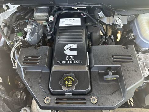 Used 2024 RAM 2500 Laramie AWD/4WD image 31