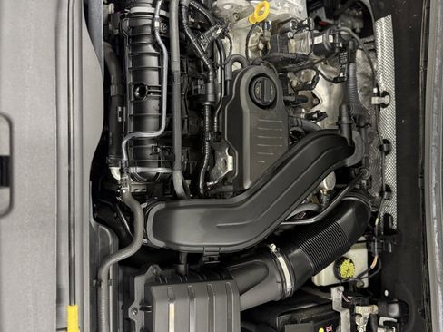 Certified 2022 Volkswagen Taos SE image 27