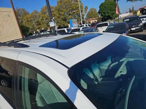 Used 2011 Toyota Sienna XLE image 10