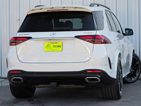Used 2025 Mercedes-Benz GLE 580 4MATIC w/ Driver Assistance Package image 5
