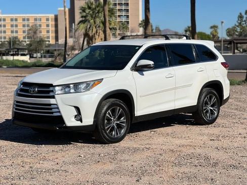Used 2019 Toyota Highlander Plus image 2
