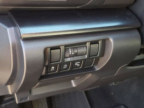 Used 2021 Subaru Crosstrek 2.5i Sport w/ Moonroof Package image 20