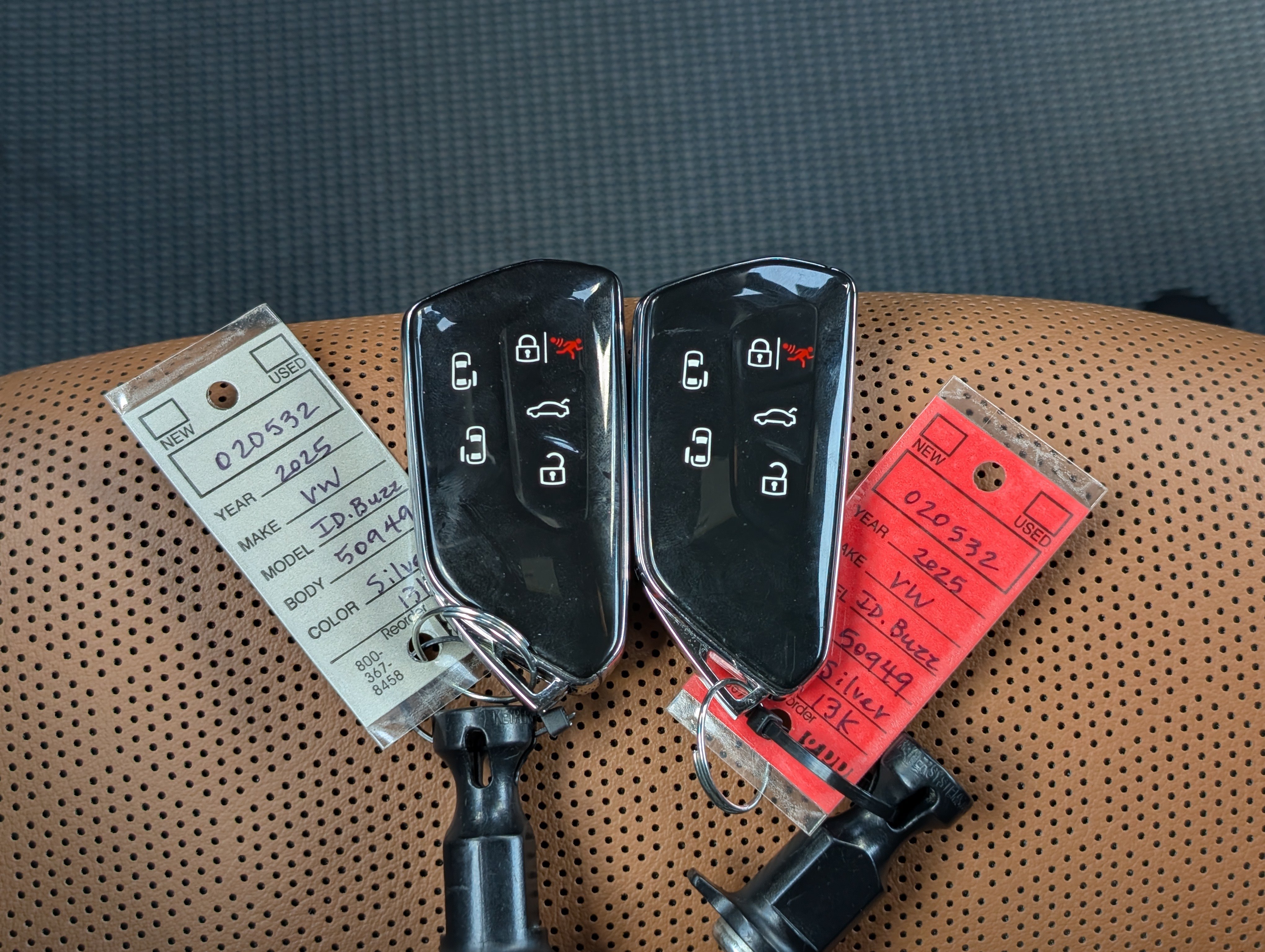 Used 2025 Volkswagen ID. Buzz Pro S RWD image 40
