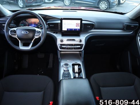 Used 2024 Ford Explorer XLT image 19