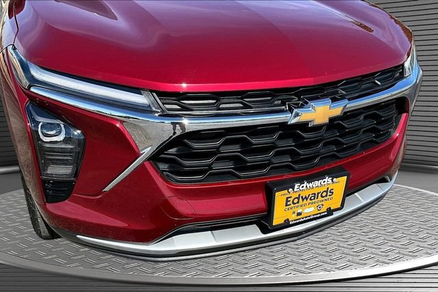 Used 2025 Chevrolet Trax LT w/ LT Convenience Package FWD image 32