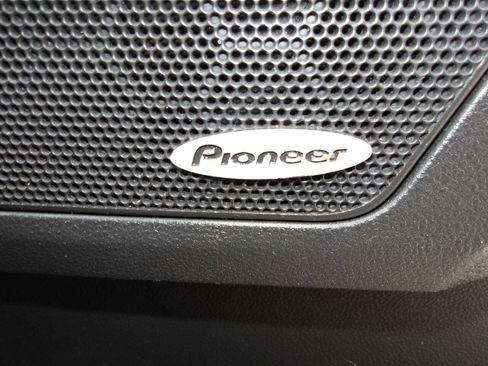 Used 2011 GMC Terrain SLT image 17