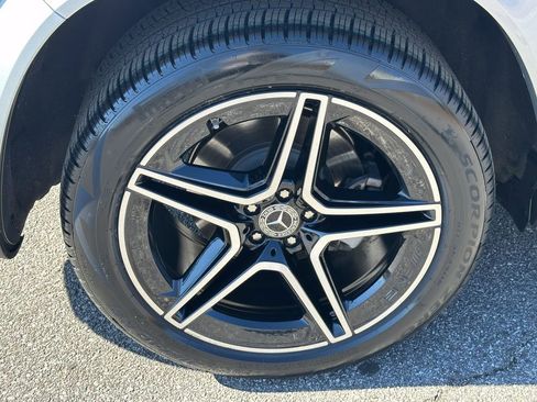 Certified 2025 Mercedes-Benz GLS 450 4MATIC image 21