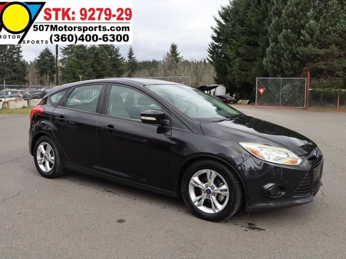 Used 2014 Ford Focus SE w/ SE Winter Package image 10