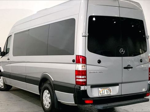 Used 2017 Mercedes-Benz Sprinter 2500 image 10