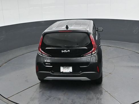 Used 2023 Kia Soul LX image 41