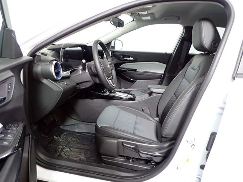 New 2026 Chevrolet Trax LT w/ LT Convenience Package image 17