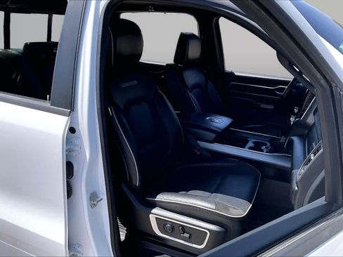 Used 2023 RAM 1500 Laramie AWD/4WD image 8