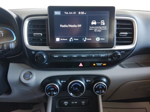 Used 2025 Hyundai Venue SEL FWD image 25