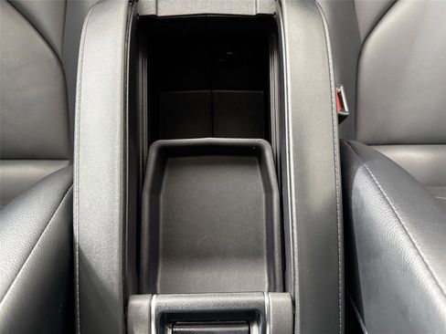 Certified 2023 Toyota Highlander XLE image 36