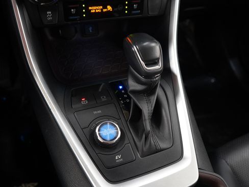 Used 2020 Toyota RAV4 Limited w/ Limited Grade Weather Package AWD/4WD image 20