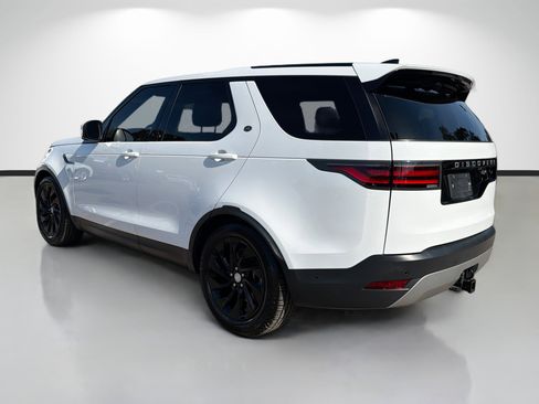 Used 2022 Land Rover Discovery S image 3