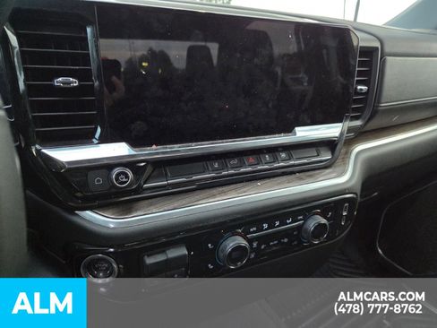 Used 2025 Chevrolet Silverado 2500 LT w/ Convenience Package image 6