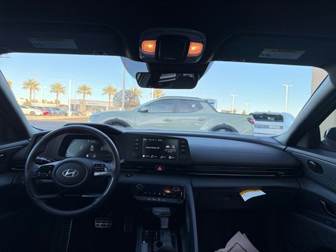 Certified 2025 Hyundai Elantra Sport w/ Cargo Package image 20