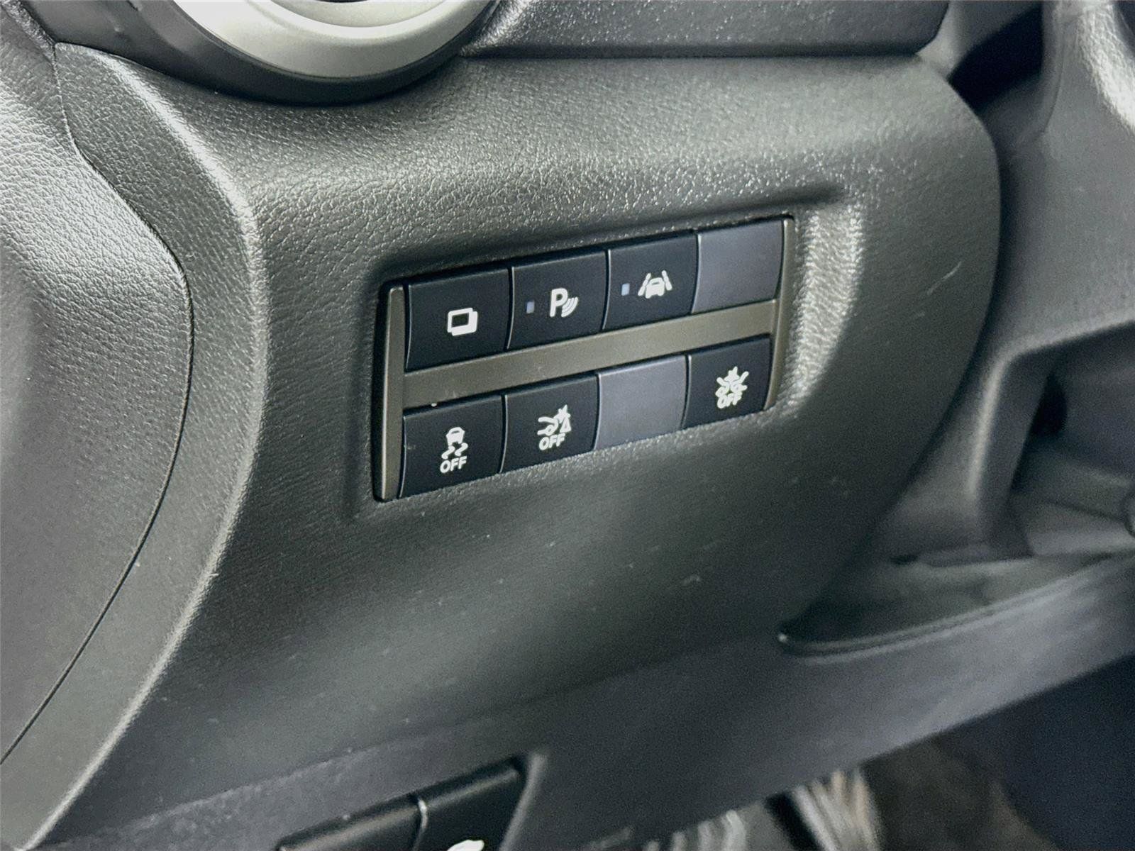Used 2020 Nissan Versa S FWD image 14