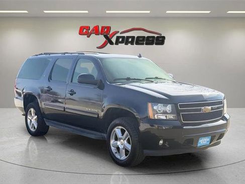 Used 2012 Chevrolet Suburban LT w/ Luxury Package image 6