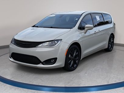 Used 2020 Chrysler Pacifica Touring w/ S Appearance Package