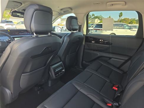 New 2026 Lincoln Nautilus Premier image 11