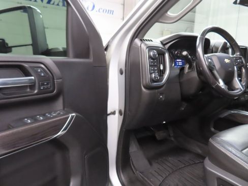 Used 2020 Chevrolet Silverado 2500 LTZ w/ LTZ Plus Package image 46