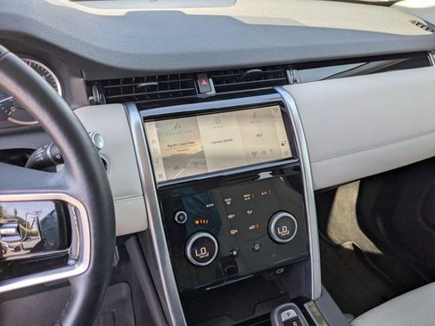 Used 2022 Land Rover Discovery Sport S image 12