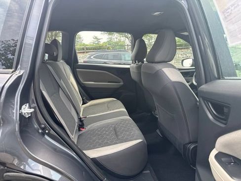 Used 2025 Subaru Forester AWD/4WD image 12
