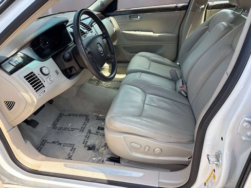 Used 2011 Cadillac DTS Luxury FWD image 9