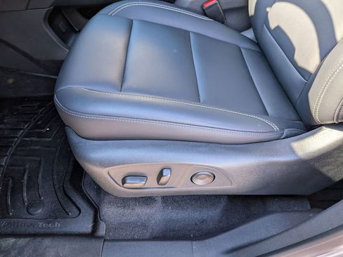 Certified 2025 GMC Acadia Elevation w/ Elevation Premium Package image 13