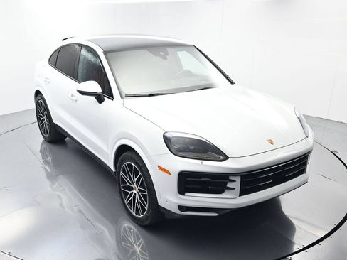 Certified 2024 Porsche Cayenne Coupe AWD/4WD image 43
