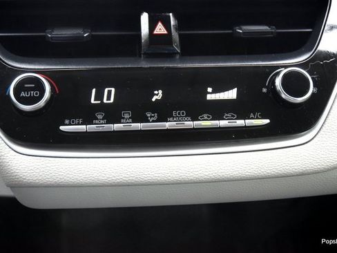 Used 2022 Toyota Corolla LE image 16