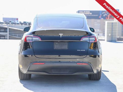 Used 2022 Tesla Model Y Long Range AWD/4WD image 7