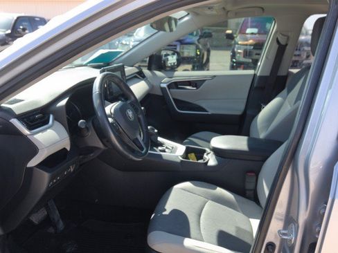 Used 2021 Toyota RAV4 XLE w/ Convenience Package AWD/4WD image 14