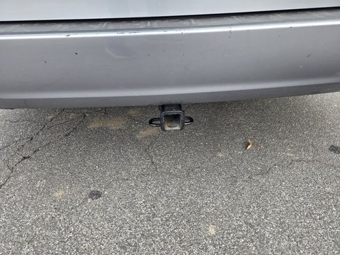 Used 2017 Toyota Sienna XLE image 4