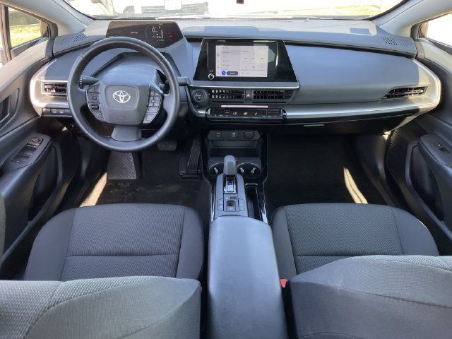 Used 2025 Toyota Prius LE FWD image 10