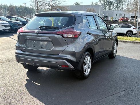 Used 2024 Nissan Kicks S image 8