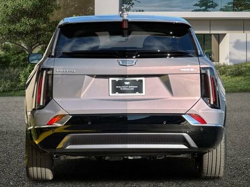 New 2026 Cadillac Optiq Luxury 1 image 5