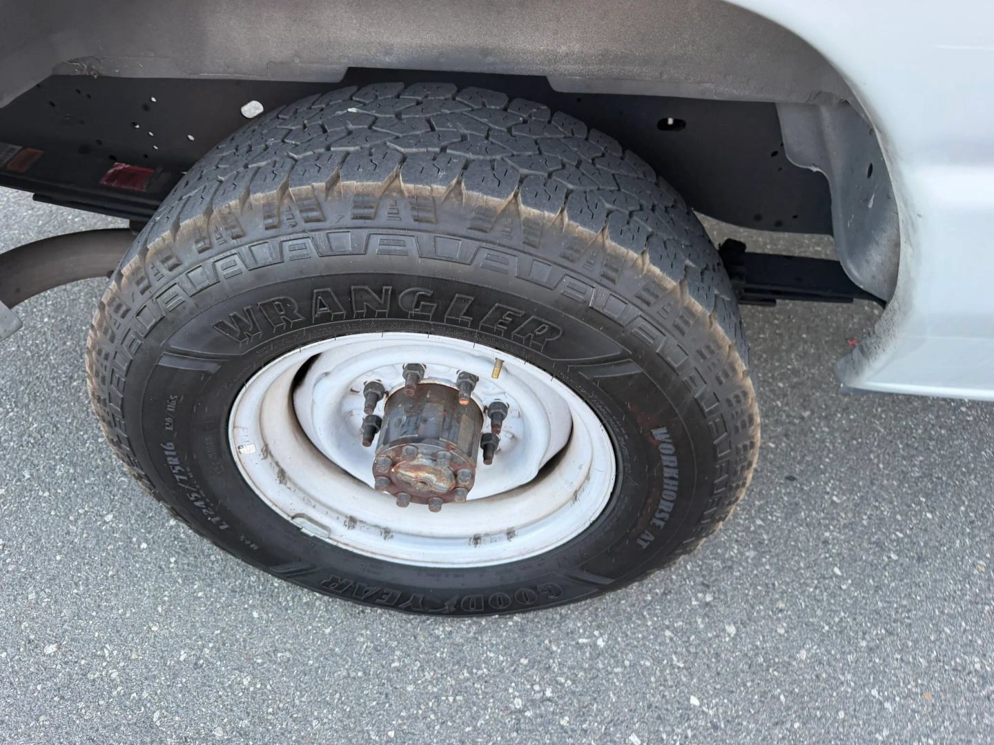 Used 2006 Ford E-350 and Econoline 350 XLT RWD image 29