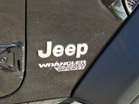 Certified 2018 Jeep Wrangler Unlimited Sport image 30