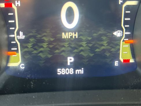 Used 2024 Jeep Gladiator Rubicon w/ Technology Group image 22