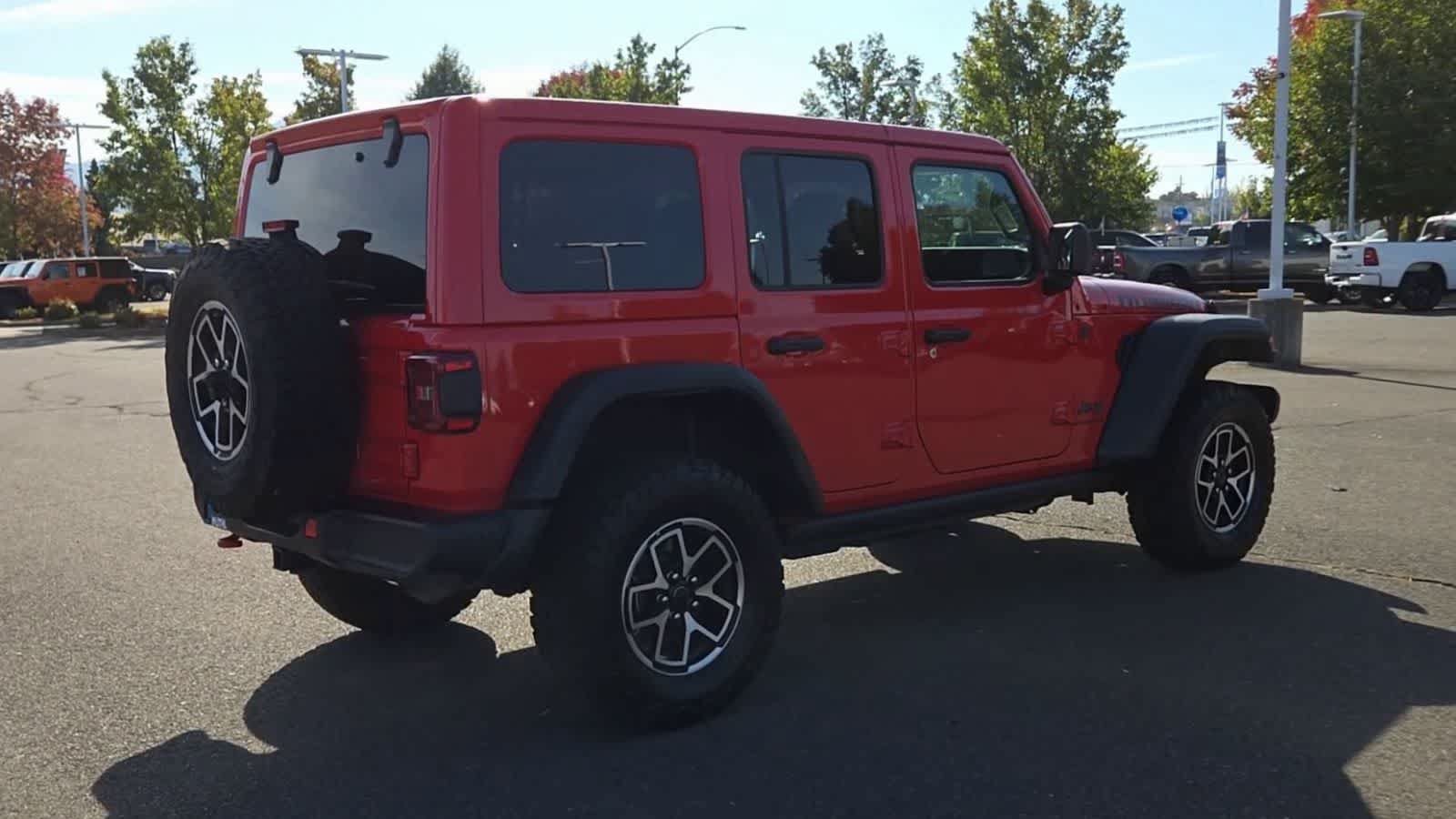 Certified 2025 Jeep Wrangler Unlimited Rubicon AWD/4WD image 8