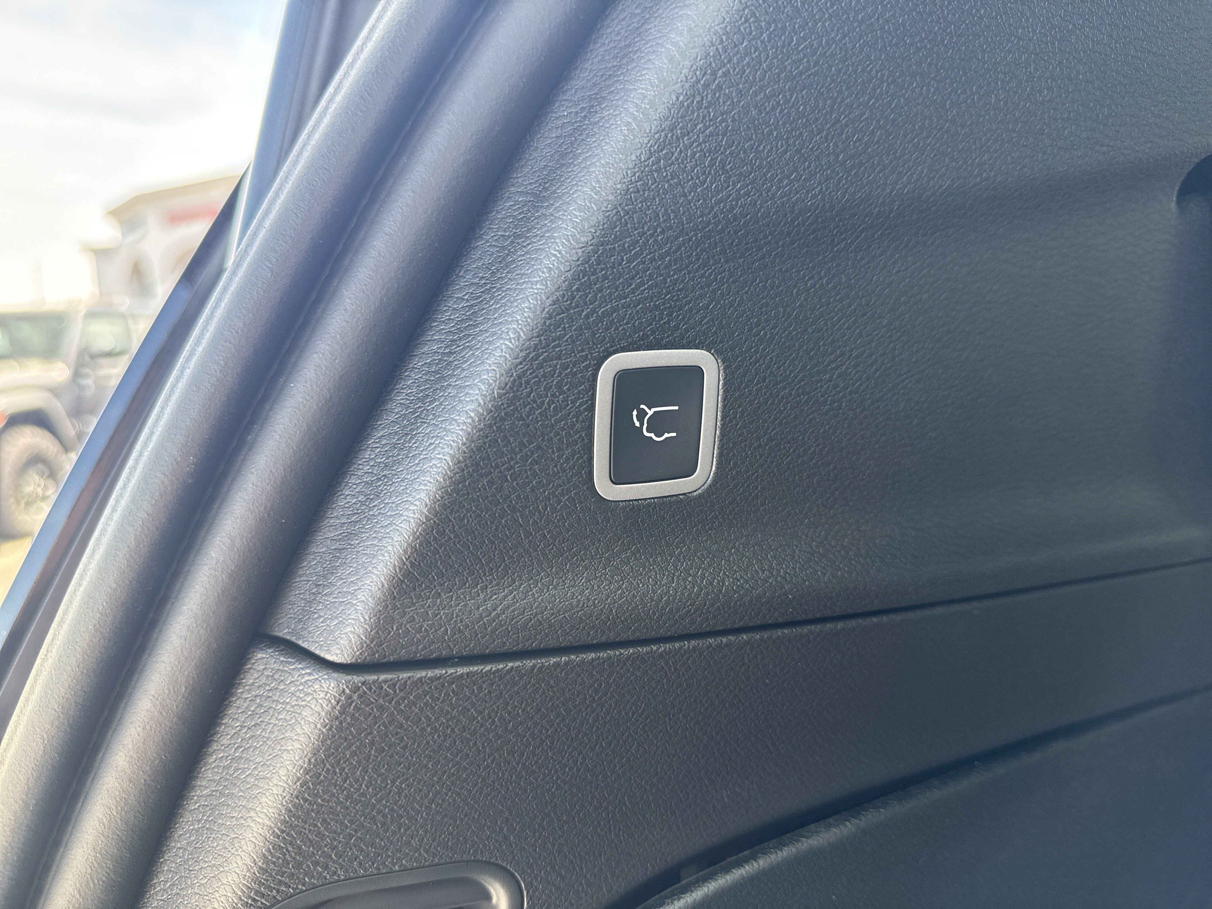 New 2026 Chrysler Pacifica Select FWD image 21